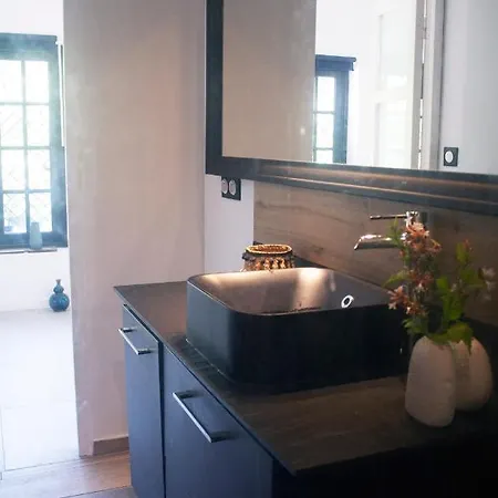 Maison Calme - Frontiere Montagne Et Quarto em Acomodações Particulares *